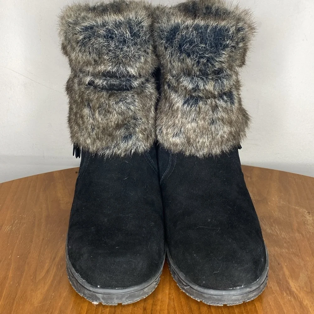 Minnetonka Black Suede Winter Ankle Boots with Faux Fur Cuff Size 9